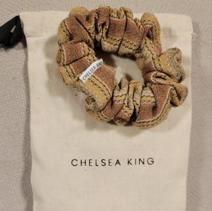 NWT Chelsea King Tuscan Muted Scrunchie